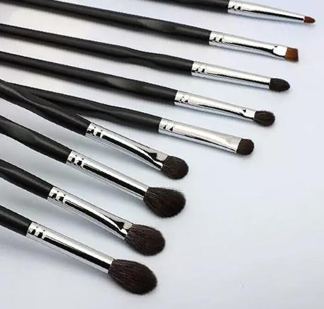 طقم فراشي مكياج احترافي – 10 قطع